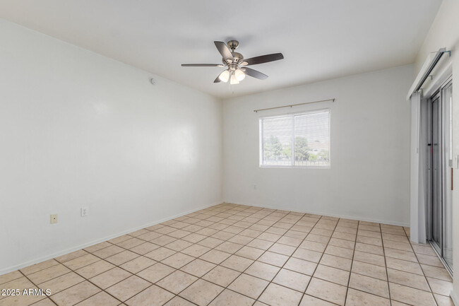 Building Photo - 10401 N 52nd St