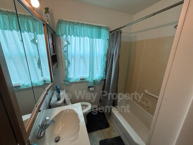 Building Photo - 500 26th Ave Ct