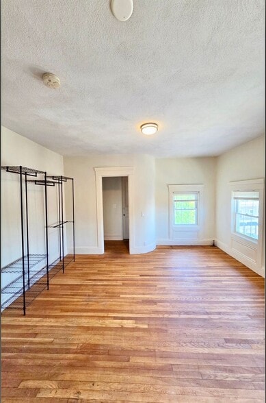 Building Photo - 123 Elmwood Ave