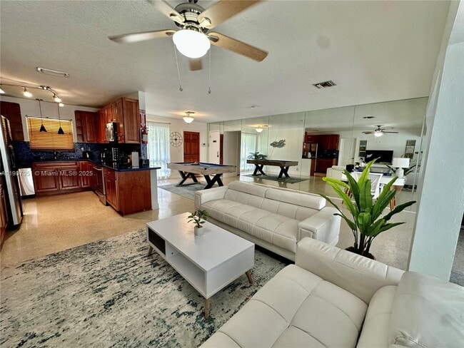 Building Photo - 2901 NW 9th Terrace