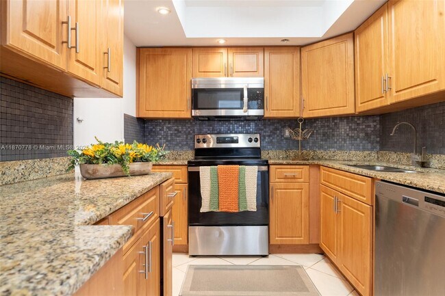 Building Photo - 300 Bayview Dr