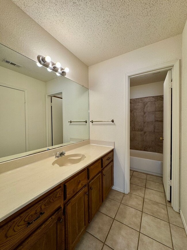 Building Photo - Duplex
