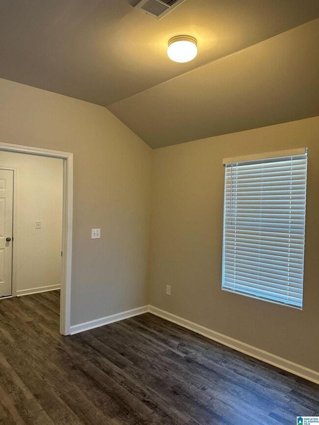 Building Photo - 401 Woodland Trl