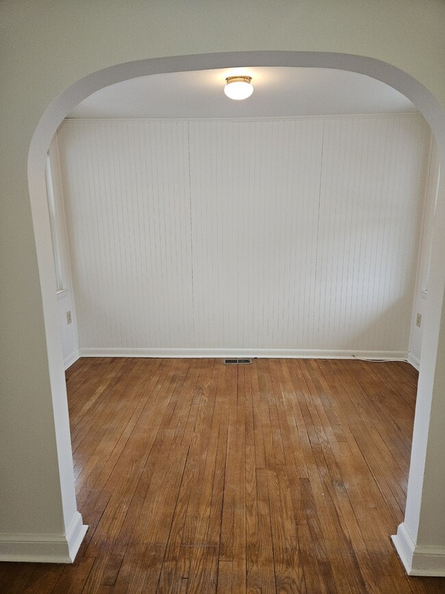 Building Photo - 513 E Baltimore St