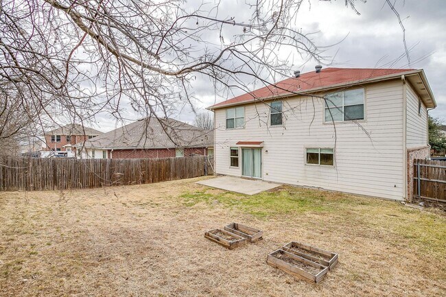 Building Photo - Ready for New Tenants- Large 3 bed, 2.5 bath in West Fort Worth- 76108