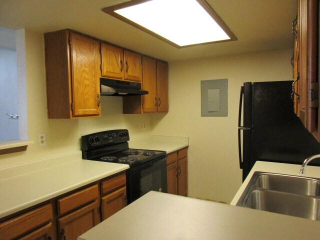 Building Photo - 921 S Zeno Way