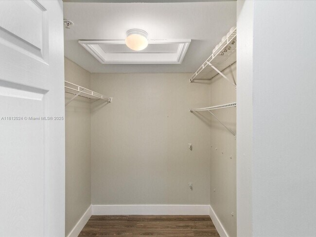 Building Photo - 155 NW 96th Terrace