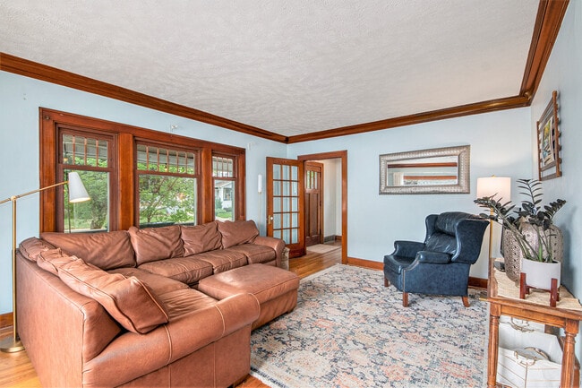 Building Photo - 932 Garfield Ave NW