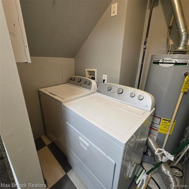 Building Photo - 1643 Campau Farms Cir