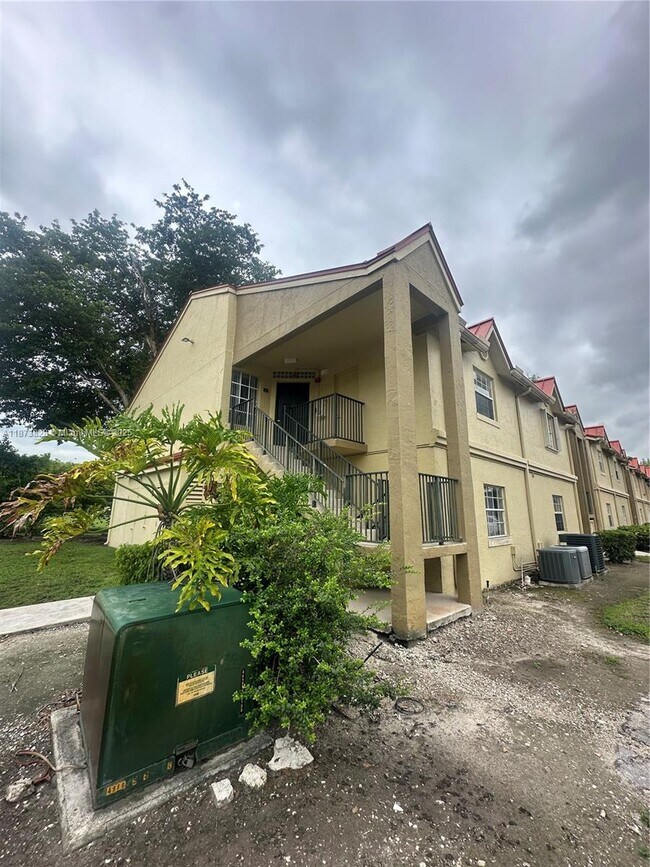 Primary Photo - 18318 NW 68th Ave