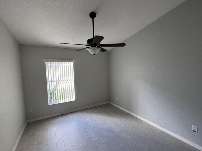 Building Photo - 874 Birkdale St