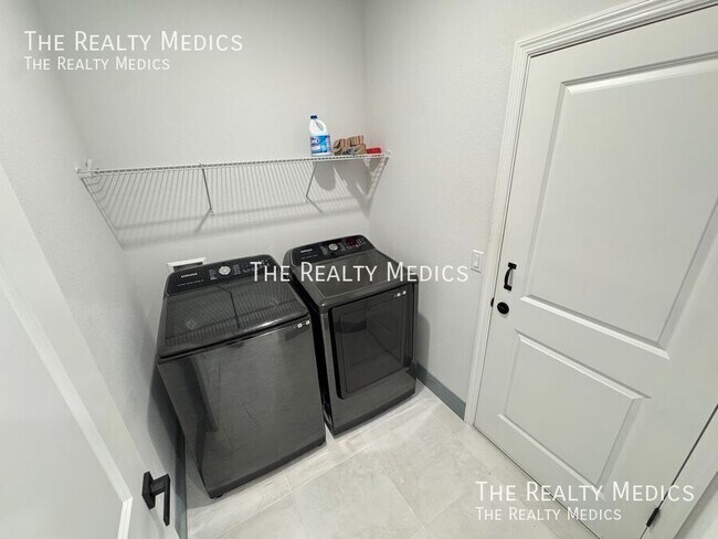 Building Photo - 2226 Rock Dr