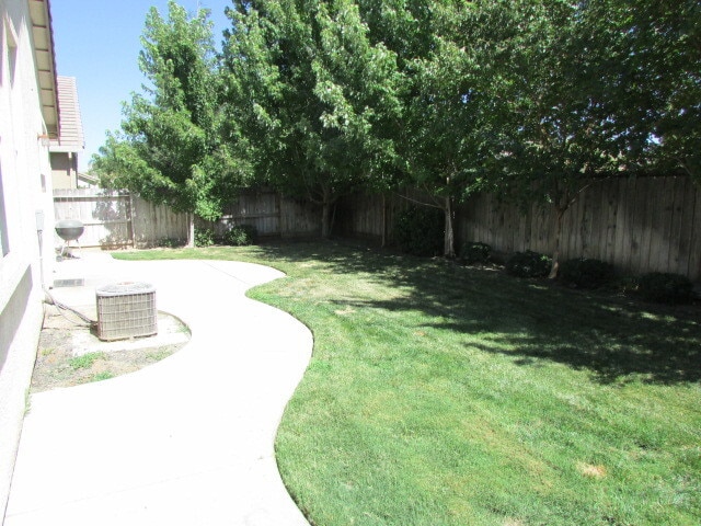 Building Photo - Single story home in Turlock!!