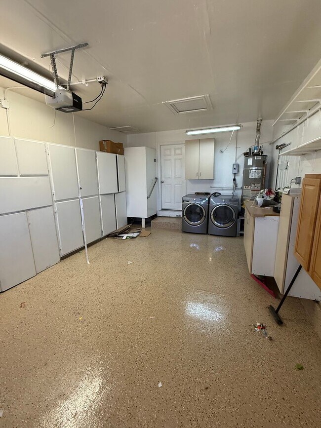 Building Photo - 3,750 / Remodeled 3BR/2BA Single-Story Home in Fremont!
