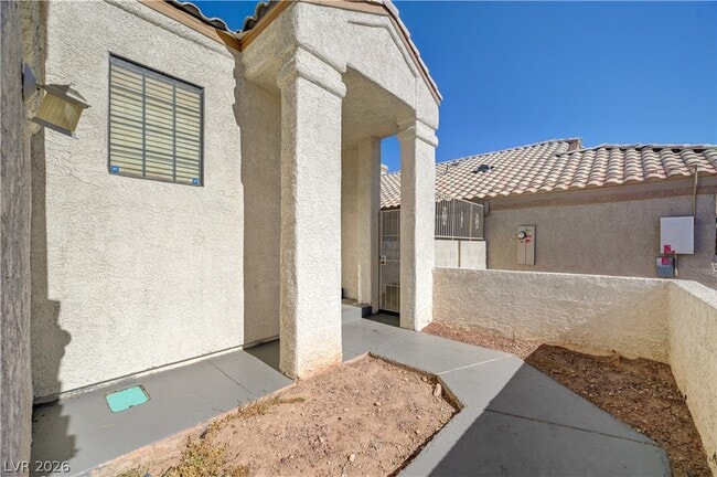 Building Photo - 2616 Camphor Tree St