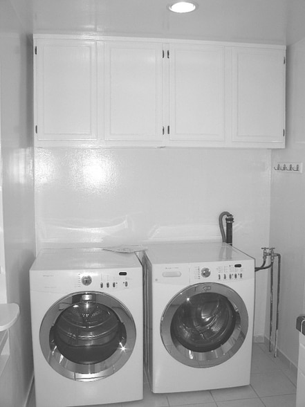 Building Photo - 6441 W 86th Pl