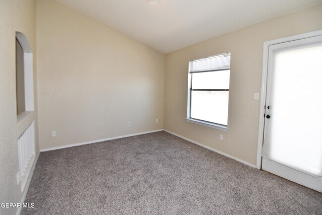 Building Photo - 10830 Elise St