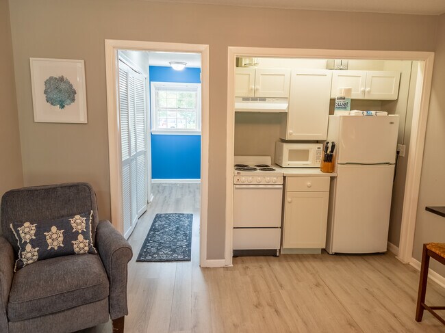 Building Photo - 357 Driftwood Cir