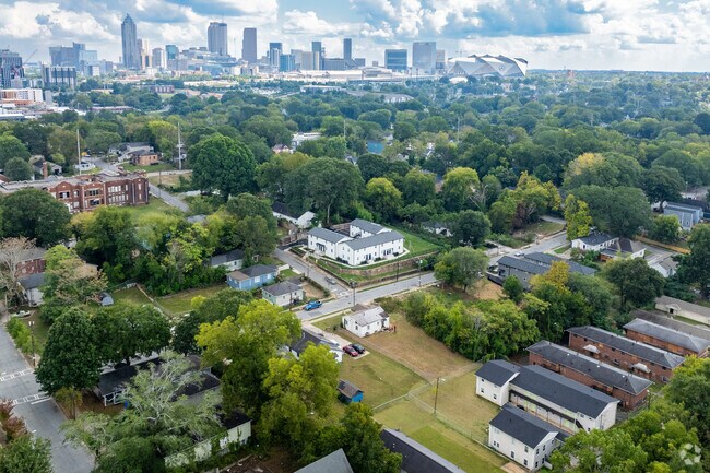 Aerial Context - Beautifully Remodeled 2 Bedroom Apartment