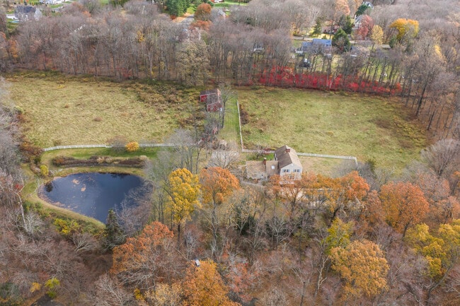 Building Photo - 23 Westview Dr