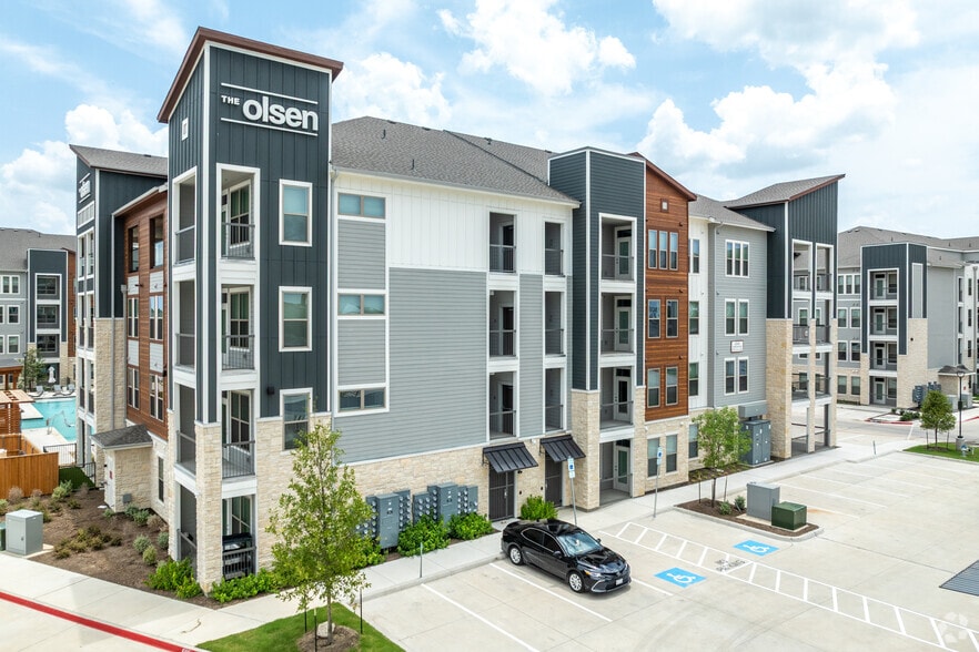 Building Photo - The Olsen
