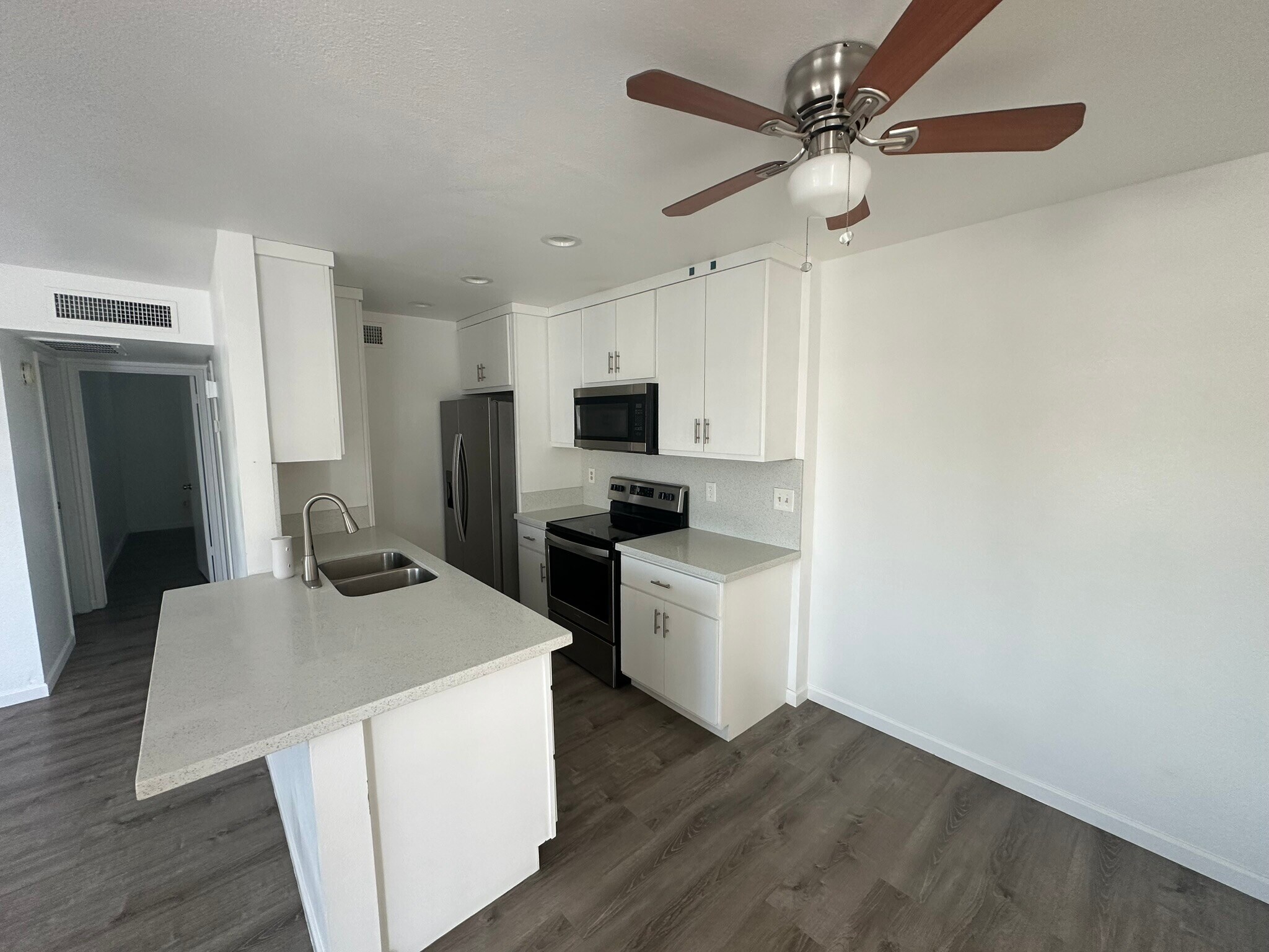 Building Photo - 748 E Joan D Arc Ave