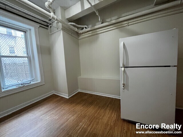 Building Photo - 1191 Boylston St