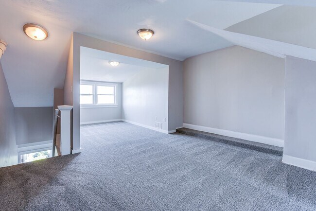 Building Photo - Available August - Check out this beautiful 2 bedroom w/ city views!