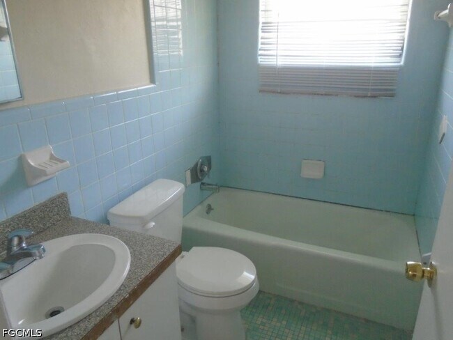 Building Photo - 2625 Linhart Ave