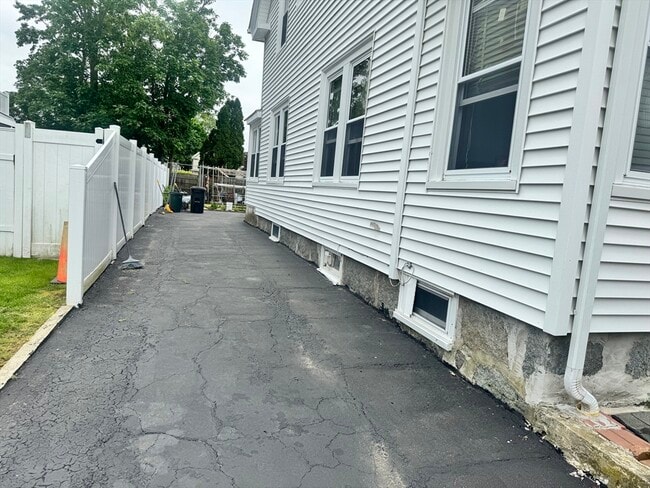 Building Photo - 114 Intervale St