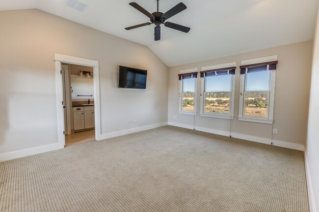 Building Photo - 2217 Seabiscuit Cv