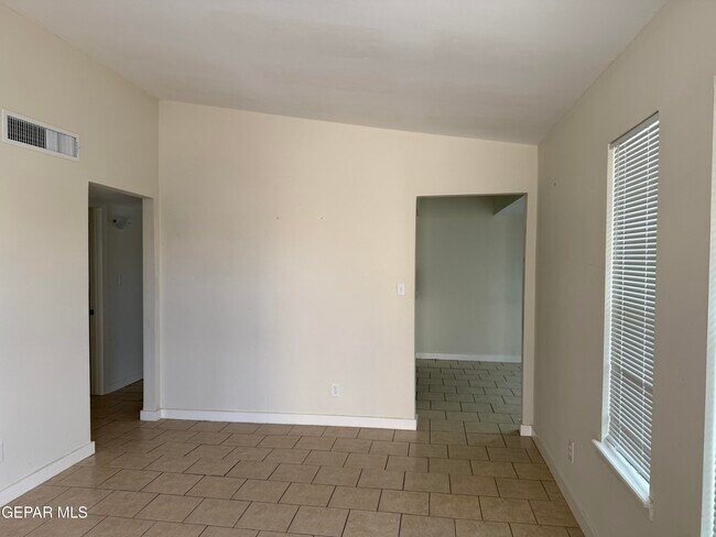 Building Photo - 10642 Cuatro Vistas Dr
