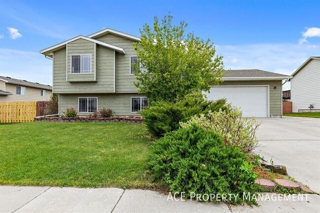 Building Photo - 109 McDowell Dr