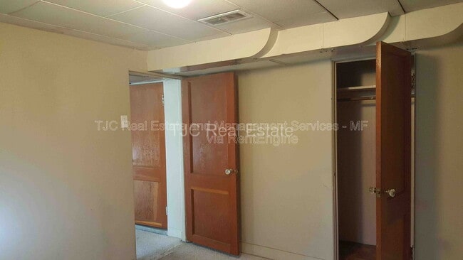 Building Photo - 1215 S Jackson St