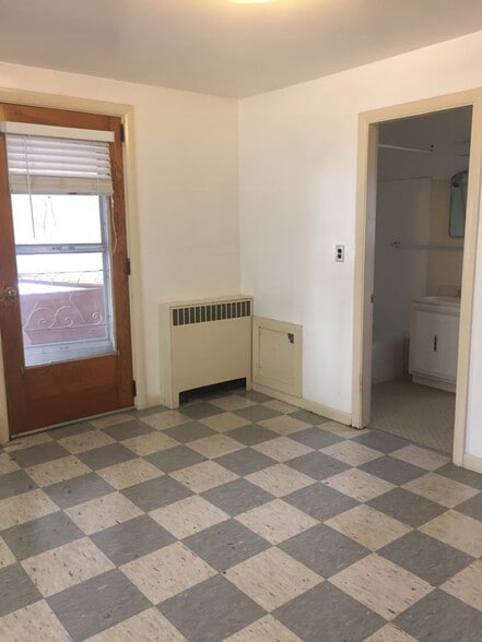 Building Photo - 100 VT-14