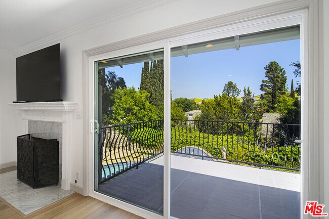 Building Photo - 5020 Dantes View Dr