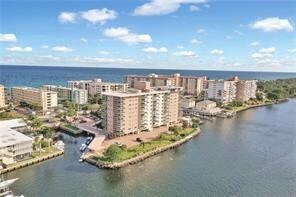 Building Photo - 1160 Hillsboro Mile