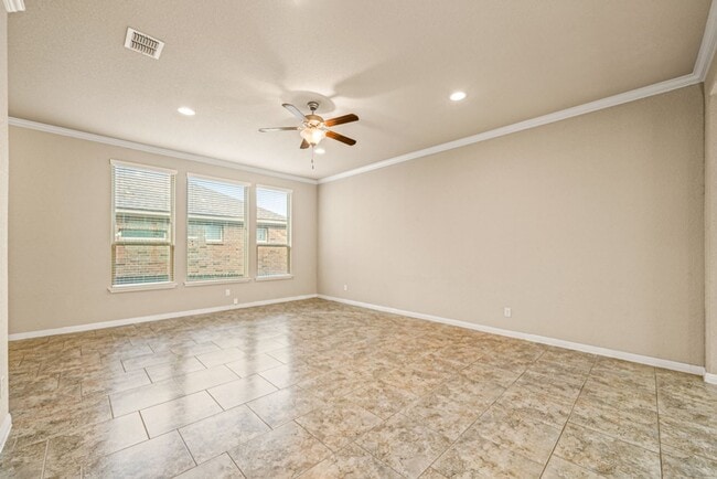 Building Photo - 4 BEDROOM FOR RENT- SEPARATE LIVING AREA - OFFICE