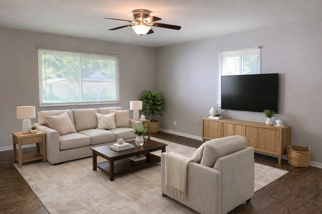 Building Photo - 2656 W 60th St