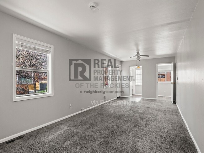 Building Photo - 319 Walnut St