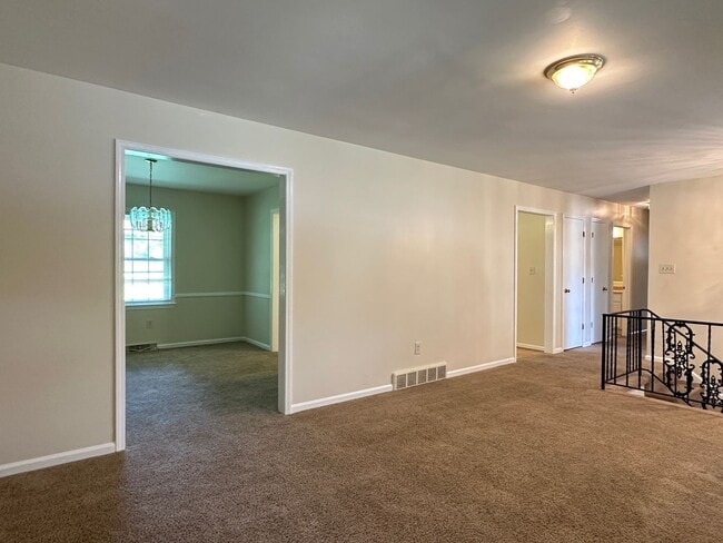 Building Photo - COMING SOON! Beautiful House in Tates Creek! 3 BR, 2.5 Baths, Finished Basement & Garage