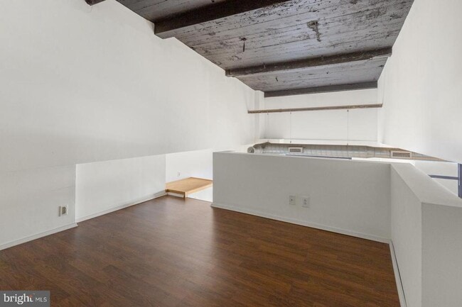 Building Photo - 849 S 7th St