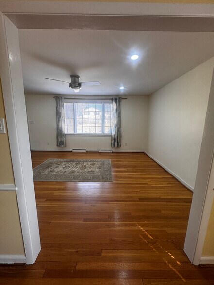 Building Photo - 8409 Freestone Ave