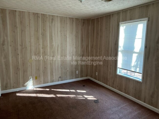 Building Photo - 543 N 9th St