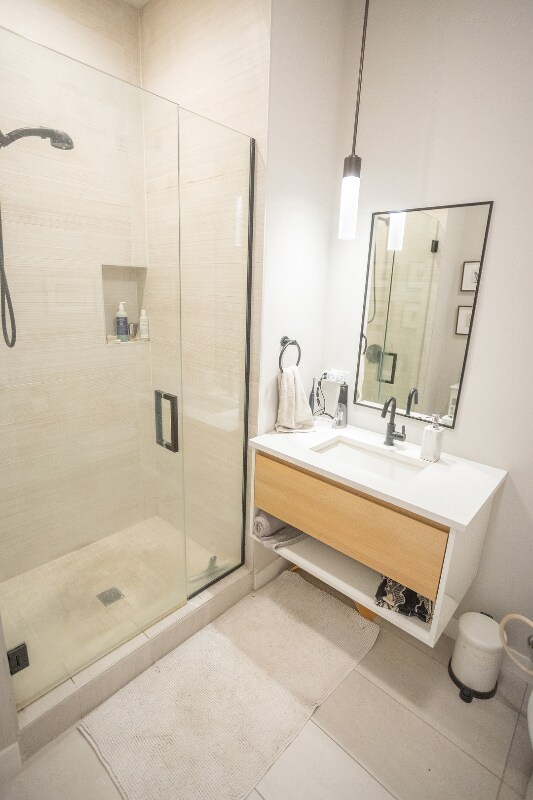 Building Photo - 4806 N Magnolia Ave