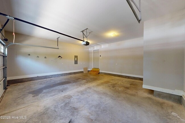 Building Photo - 203 S Pine St