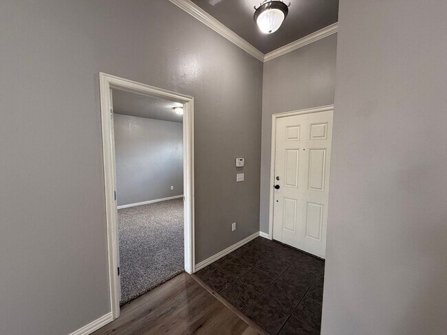 Building Photo - 4 BED! Cozy Home on Large CORNER Lot!