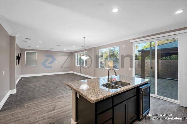 Building Photo - 4367 Amanecer Dr