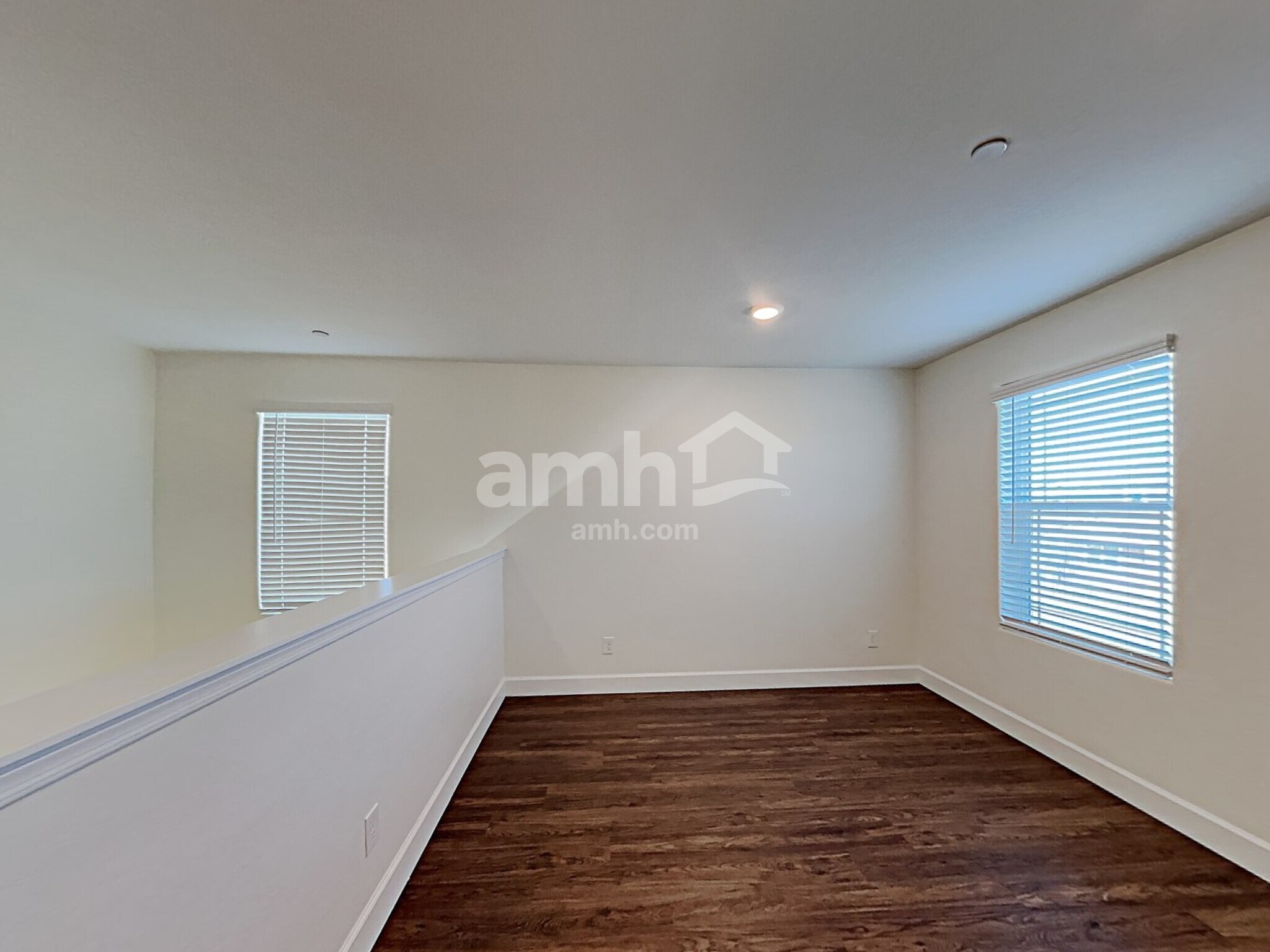 Building Photo - 5919 W Columbine Dr