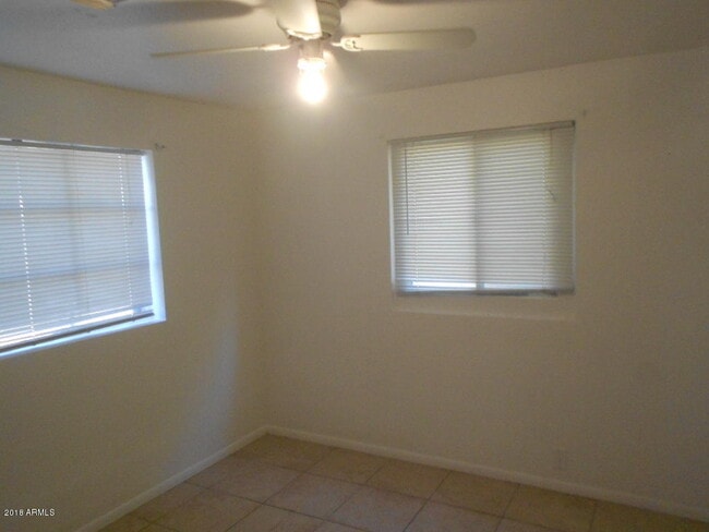 Building Photo - 2727 W Belmont Ave